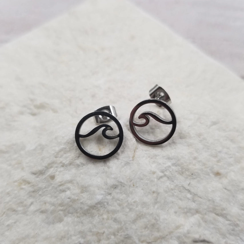 Circle Wave Stud Earrings - Gold or Silver
